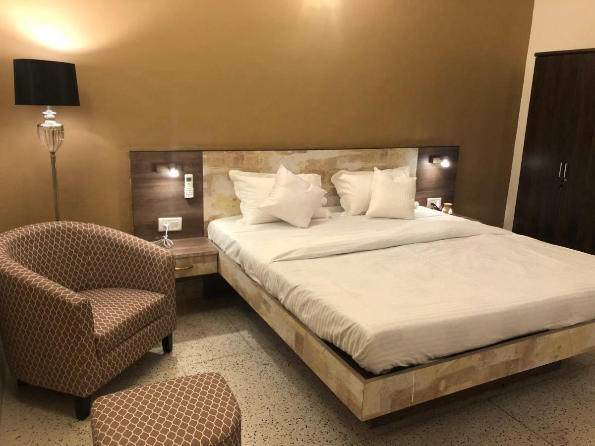 The Aster Heritage 3* Kolkata